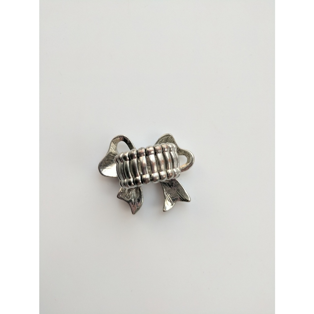 Bow Rhinestone Ring - Picture 2 of 3